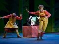 Stephanie Lauricella als Hänsel, Kim-Lillian Strebel als Gretel, Jörg Schörner als HexeBettina Stöß