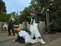 Hamlet (Benjamin Krüger) und Schauspielergruppe