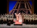 David Butt Philip als Lohengrin, Jennifer Davis als Elsa, Yulia Matochkina als OrtrudBettina Stöß
