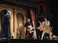 Noel Bouley als Bartolo, Aigul Akhmetshina als Rosina, Samuel Dale Johnson als FigaroBettina Stöß