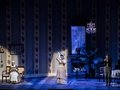 Katerina von Bennigsen als Adele, Hulkar Sabirova als Rosalinde, Thomas Blondelle als EisensteinBettina Stöß