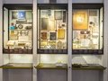 Schriftentwurf, Schriftguss und Schriftsatz: Hier werden die einzelnen Schritte der Schriftherstellung erklärt.