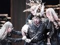 Clay Hilley als Siegfried u. a.