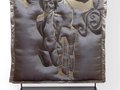 Endlich Dick 1, Satin, Tusche, Holz, Füllwatte, 188x116x30cm, 2023