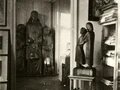 Lagerung beschlagnahmter Kunstwerke in den Schlossräumen, ca. 1938-1941.