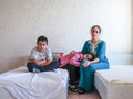Frank Gaudlitz Ukrainische Flüchtlingsfamilie Snezhana S., 28 Jahre mit ihren Kindern aus Charkiv, aus: FLUCHT 2022-2023