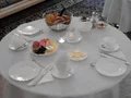 eingedeckter Frühstückstisch