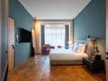 sly signature room