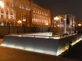 Direttamente di fronte al Rotes Rathaus: scala della stazione U5 Berliner Rathaus