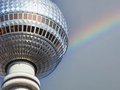 Fernsehturm mit Regenbogen