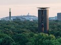 Blick auf Carillon und Siegessäule im Tiergarten