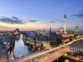 Berlin am Abend mit dem Fernsehturm