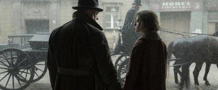 Wolter (Peter Kurth) mit Charlotte Ritter (Liv Lisa Fries) Filmserie Babylon Berlin - Wolter (PETER KURTH) mit Charlotte Ritter (LIV LISA FRIES)