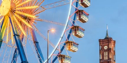 Berliner Weihnachtszeit am Roten Rathaus in Berlin