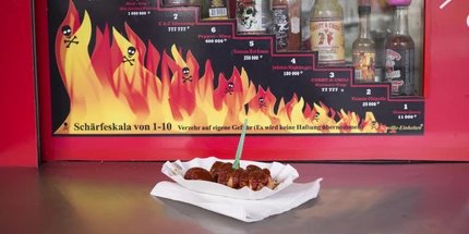 Currywurst and chilisauce at Curry & Chill
