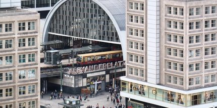 Ausblick über den Alexanderplatz mit Bahnhof
