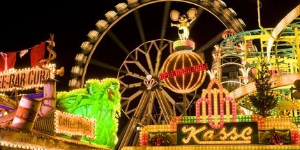 Der große Berliner Weihnachtsmarkt - Wintertraum am Alexa in Berlin