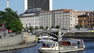 BärLiner in Berlin-Mitte Das Schiff BärLiner in Berlin-Mitte