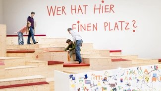 Family Humboldt Forum at the exhibition: Wer hat hier einen Platz?