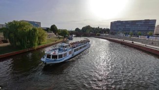 Paseo en barco por el centro de Berlín Paseo en barco por el centro de Berlín con Stern und Kreisschiffahrt