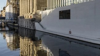James-Simon-Galerie auf der Museumsinsel in Berlin am Kupfergraben