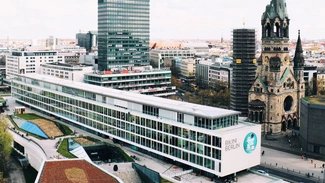 Blick auf die Berliner City West mit dem Bikini Berlin Foto: Blick auf die Berliner City West mit dem Bikini Berlin
