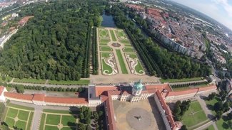 Berlin, Schlossgarten und Schloss Charlottenburg, Luftbild.