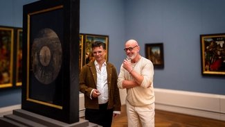 Männer in der Gemäldegalerie