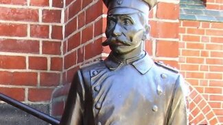 Statue vom Hauptmann von Köpenick 