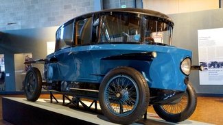 Coche antiguo en el Museo Alemán de Tecnología Coche antiguo en el Museo Alemán de Tecnología de Berlín