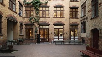 View into a hidden backyard with Secret Tours Berlin