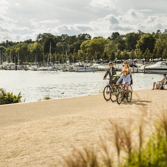 Der Berliner Wannsee: beliebter Badesee & Ausflugsziel