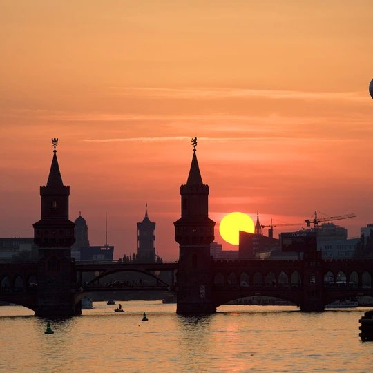 Oberbaumbrücke bei Sonnenuntergang