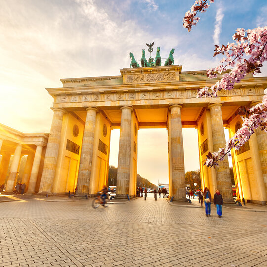 Brandenburger Tor in Berlin im Frühling