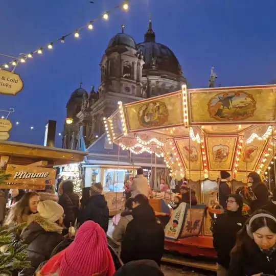 Historischer Weihnachtsmarkt auf dem Schlossplatz.