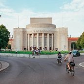 Volksbühne am Rosa-Luxemburg-Platz