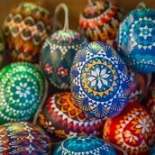 So farbenfroh sind sorbische Ostereier.