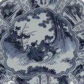 Kleine Platte in Fächerform (Detail), Delft, „De Grieksche A“, Samuel van Eenhorn, Fayence