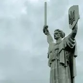 Erinnern im Krieg – Erinnerung im Wandel. Ukrainische Erinnerungskultur im Kontext des aktuellen Krieges.