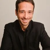 Pianist Simone Tavoni