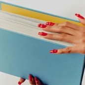 Drag Queen Geschichtenlesung