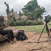 Nlabephee Kefas Othaniel (rechts) und Pa Kanawa Musa (links) während einer Recording Session in Kwangkah village of Dza