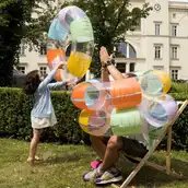 Volkswagen Group Art4All Family Sunday Sommerprogramm 2024 im Hamburger Bahnhof