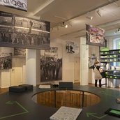 Ver/sammeln antirassistischer Kämpfe im FHXB-Museum