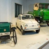 Schon zu Beginn des 20. Jahrhunderts wurden Elektro-Fahrzeuge gebaut. Die von AEG und Siemens produzierten Akkumulatoren, waren jedoch noch nicht ausgereift und sehr schwer.