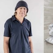 Charles Ray, "Clothes pile," 2020. Painted aluminum, 15 x 87 x 83 cm. Photograph by Joshua White. © Charles Ray. Courtesy Matthew Marks Gallery