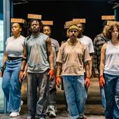 Aufführung des Stücks "ON MY WAY HOME" von Reinaldo Reibeiro und Lucia Oiro