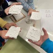 Ergebnisse aus dem Skulpturenworkshop "Adler, Löwe, Krone"