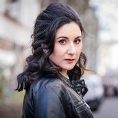 I Heard Love Is Blind Der Amy Winehouse Abend Carolin Karnuth Altstadttheater Köpenick Blanko