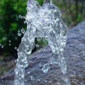 Sprudelndes Wasser